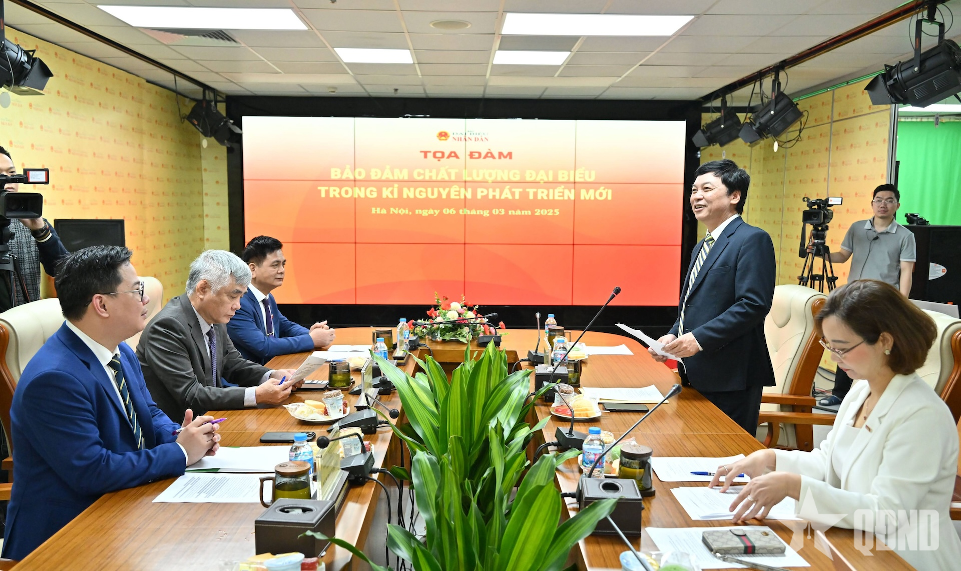 Cử tri không chỉ mong muốn một đại biểu “đúng tiêu chuẩn”